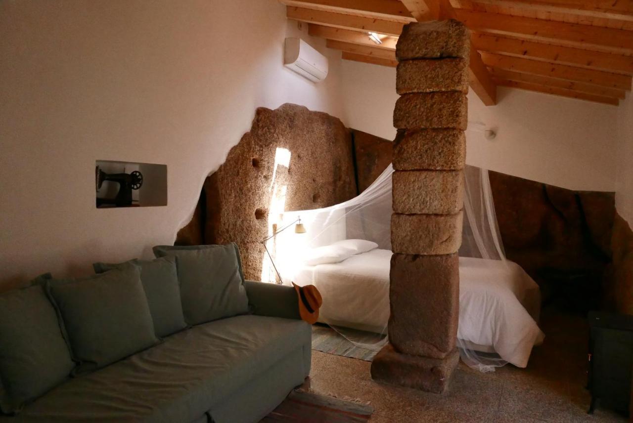 Casa Do Meio Em Quinta De Sao Pedro De Vir-A-Corca Monsanto Extérieur photo