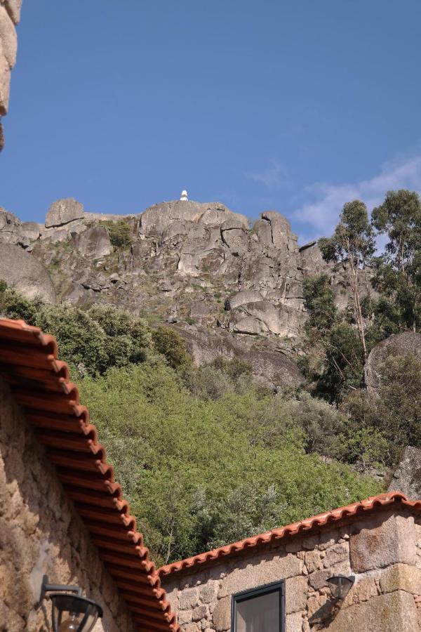 Casa Do Meio Em Quinta De Sao Pedro De Vir-A-Corca Monsanto Extérieur photo